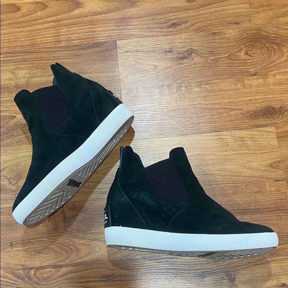 Sorel Out N About Black Slip-On Suede wedge sneaker - Picture 3 of 6